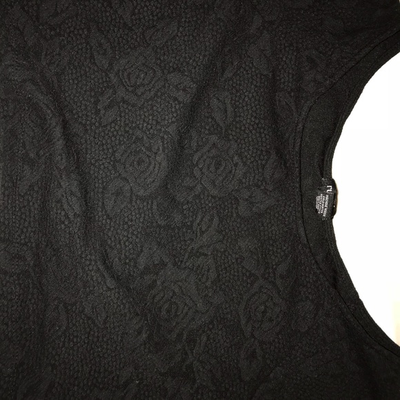 Top - Picture 2 of 3